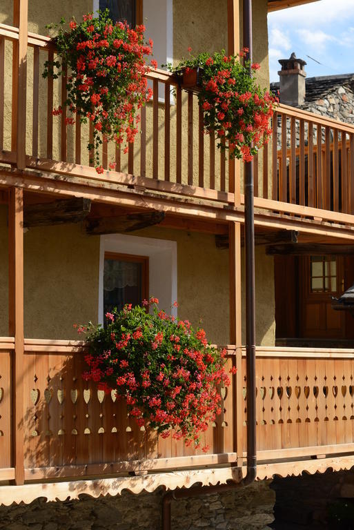 Vieilles Maisons D'Introd Zewnętrze zdjęcie